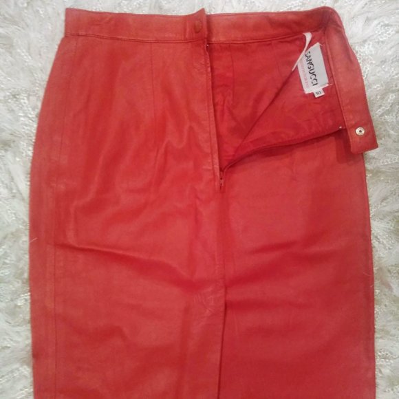 ‼️SOLD‼️ VINTAGE SANGUCCI RED GENUINE LEATHER SKIRT!! - Picture 2 of 3